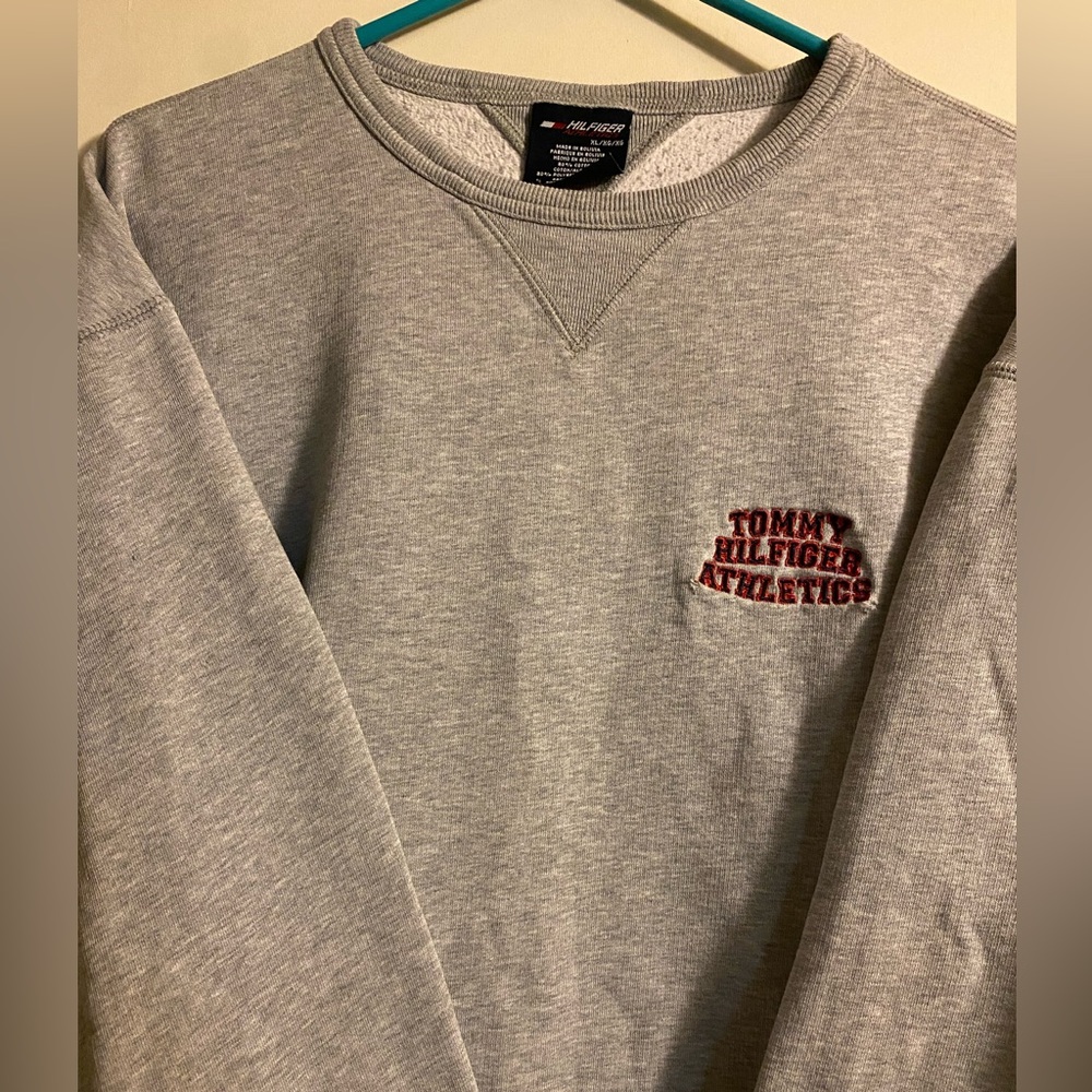 Vintage Tommy Hilfiger Athletics Men’s Grey Crew Neck Sweatshirt XL Y2K